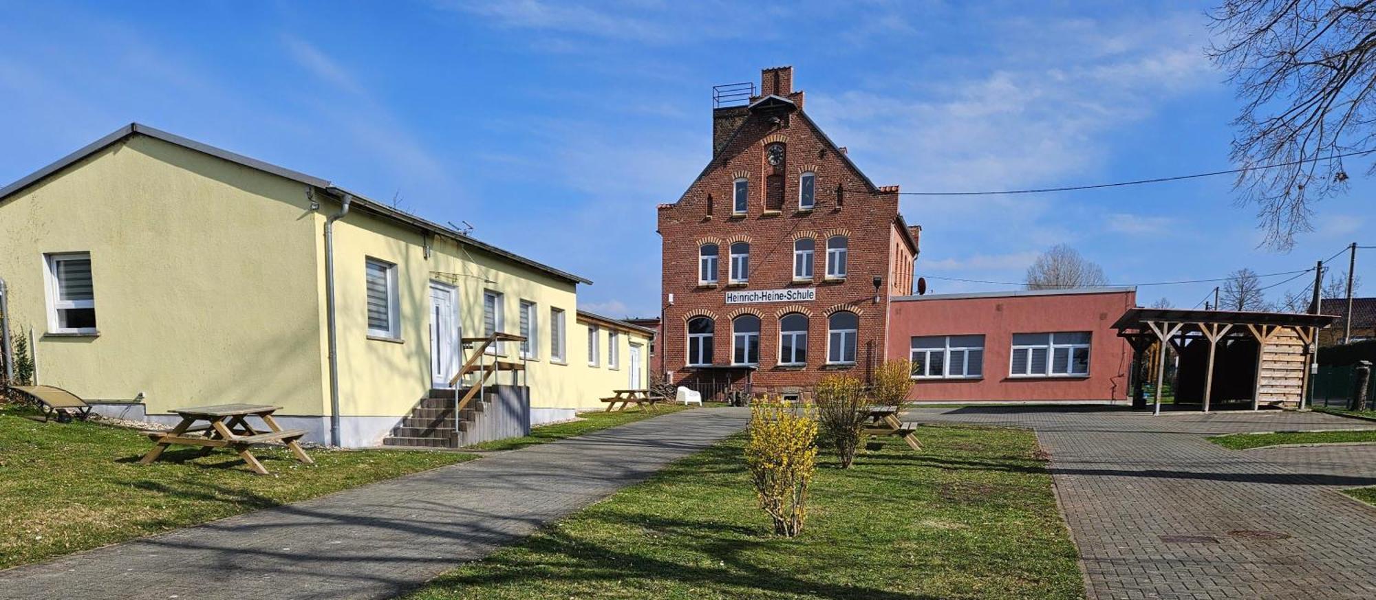 Gaestewohnung Heinrich Heine Schule Bad Dürrenberg Buitenkant foto